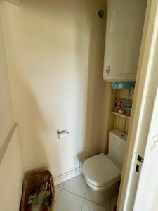 Appartements cozy two bed room flat near Champs-Elysee : photos des chambres