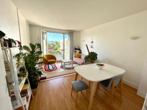 cozy two bed room flat near Champs-Élysée