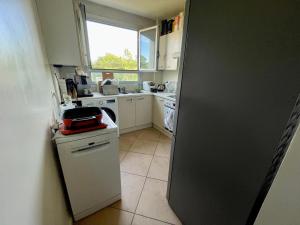 Appartements cozy two bed room flat near Champs-Elysee : photos des chambres