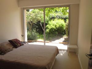 Villa dans un cadre de verdure 110 m2 proche Golf et Lac