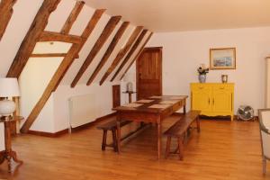 Villas Gite de La Deveze - salle de cinema privee - accueil chevaux : photos des chambres