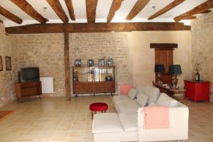 Villas Gite de La Deveze - salle de cinema privee - accueil chevaux : photos des chambres