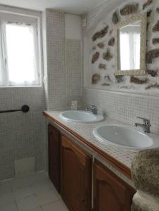 Appartements Cascade - Gite pour 2 personnes : photos des chambres