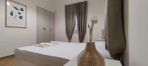 Four Reasons - Polídhroson