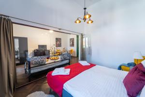 Noble 5 star House in Unirii plaza