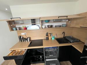 -Self-check- brand new apartment White-Diamond