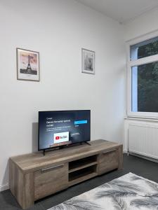 ROYAL RACiNG SUITE TOP 3