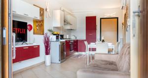 Oleandro Apartment - Featuring a Private Garden and Access to 5 Pools