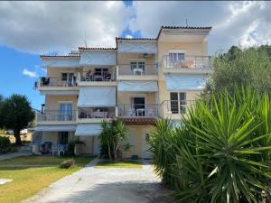 Lemonis House