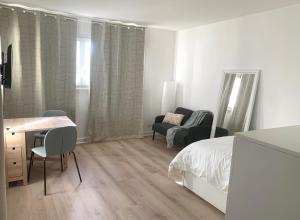 Appartement proche gare et zone d activité Maurepas