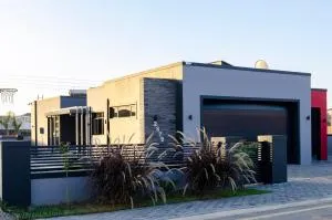 Jetsetters Guest House - Lichendale