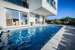 Luxury apartment Barka in Villa with heated pool
