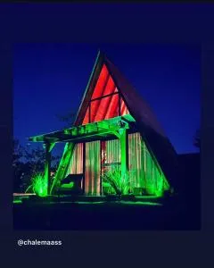 Chalé de madeira com vista para o rio - ريو دوس سيدروس