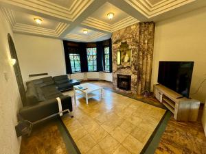 la villa dewez a loverval