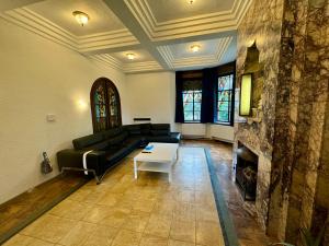 la villa dewez a loverval