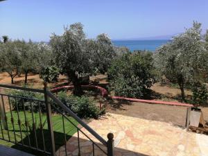 ΚΤΗΜΑ ΠΑΥΛΟΜΠΕΗ OLIVE & SEA