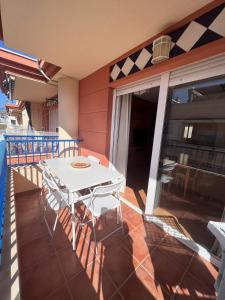 Apartamento con piscina en Torrox Costa, Málaga