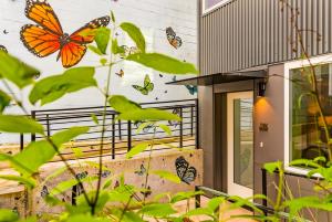 Dancing Wings Retreat Walker Paradise in Fremont