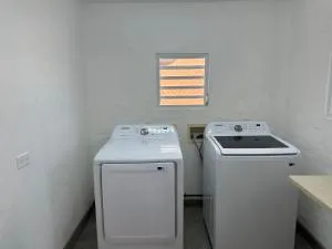 Ocean breeze & views - studio - Grays Hill