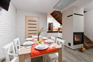 BIESZCZADZKI RAJ Komfortowe domy nad samym jeziorem z sauną i basenem letnim - Rajskie Sakowczyk