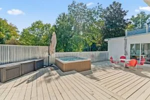 Upscale Modern Home with perfect triad location - High Point