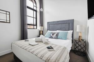 Devlin 103 Luxe Apartment