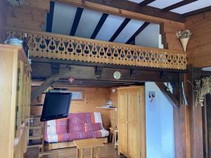 Chalet cosy à Crest-Voland – 6 personnes, cuisine équipée, salon TV, proche pistes et nature - FR-1-733-154