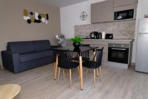 LA DESIRADE SAINTE-ANNE - Douville