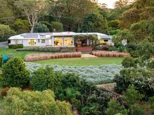 The Jasmine At Montville - Photo Shoot Location - Flaxton