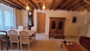 Maisons de vacances La Melodie des champs, appartement mitoyen de 80 m2 dans une maison avec un autre appartement : photos des chambres