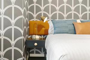 KozyGuru | Haymarket | Modern City Studio