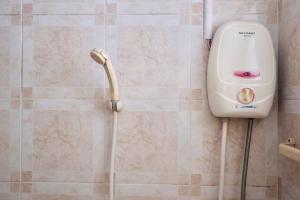 Airport View Apartment Cozy room near Airport