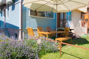 Summer Blue - Holiday House