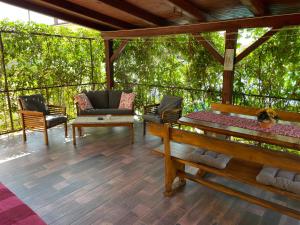 Fabris Apartments with pool and top location near sea 