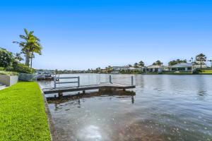 Elegance On The River, Noosa Waters