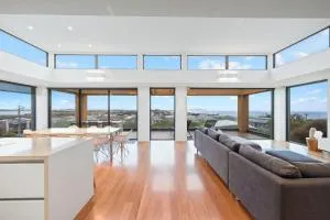 Cloudview - Surf Beach