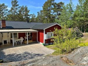 6 person holiday home in Djurhamn