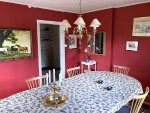 4 person holiday home in BURTRÄSK