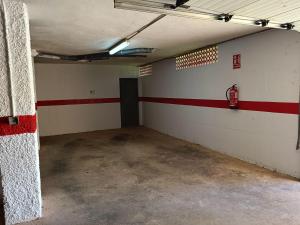 apartamento céntrico en 1ª línea de playa con piscina y garaje