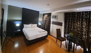 MAKATI Boutique Hotel near NAIA Airport Terminal 3 Edsa Pasay CBD