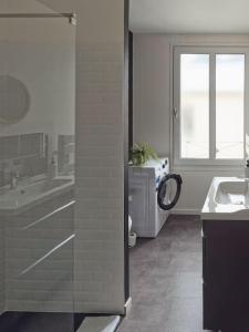 Appartements Appartement spacieux en centre ville : photos des chambres