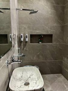 MOUNT RETREAT 4BHK BIG indoor PARTY POOL