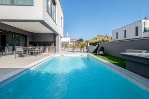 Designer Villa Luna near the sea in Volme , Pula