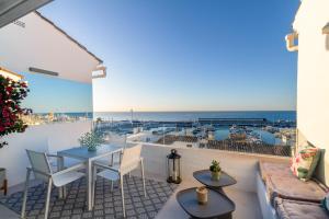MARBELLA BANUS SUITES - Brand New and Exclusive Banus Port Seafront Flat