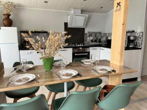 Maisons de vacances Cabane Meysouet-maison refaite a neuf velo Bourg : photos des chambres
