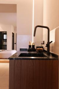 Queen Kalliopi Suites