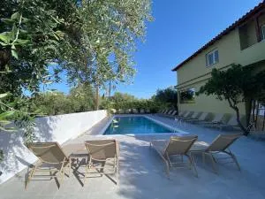 Filippos Hotel - 帕雷恩特西菲基昂