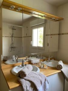 Maisons de vacances Villa Bleu Bassin & Spa - Bassin d Arcachon : photos des chambres