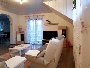 Lake House Apartment