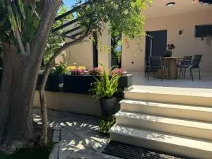 Malvina homes Karteros - Karteros